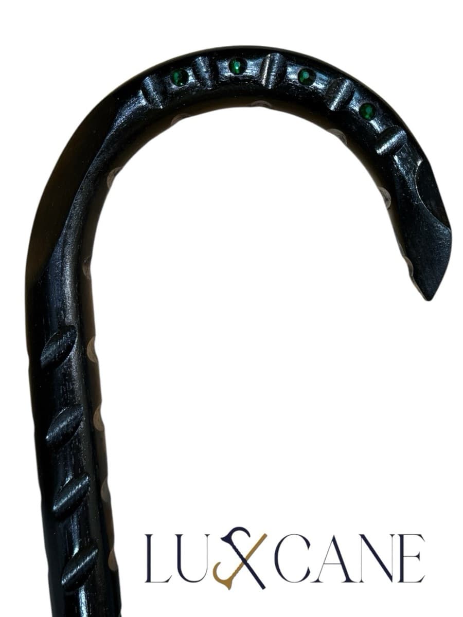 The Jewel Horn
